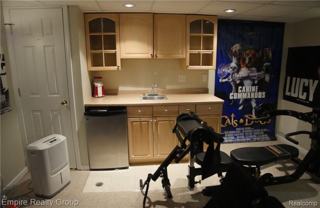 46728 Doubletree Road Canton, MI 48187 - Photo 30 of 36 Basement wet bar.jpg