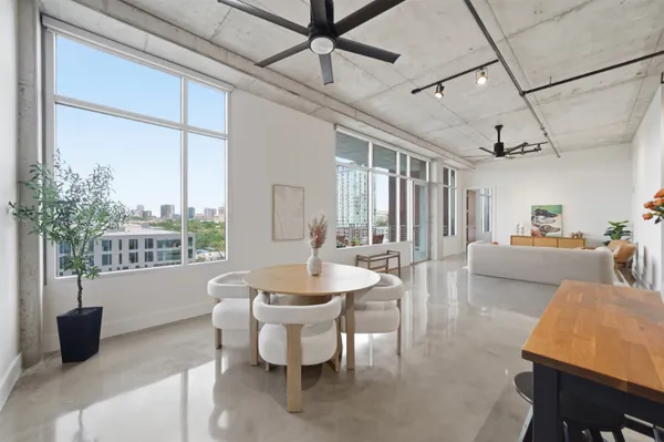 $585,000 | 800 West 5th Street, Unit 906, Austin, TX 78703