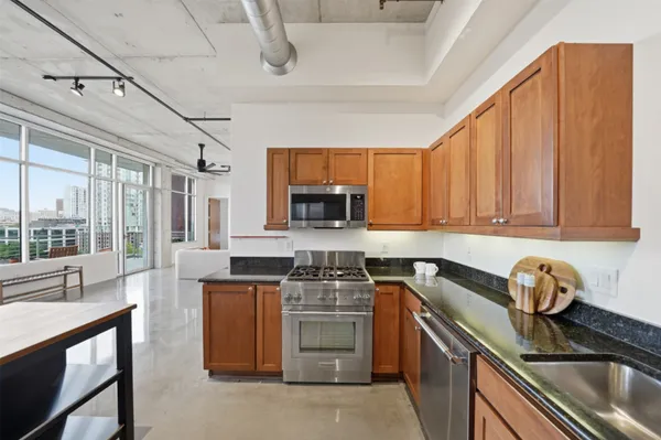 $585,000 | 800 West 5th Street, Unit 906, Austin, TX 78703