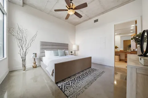 $585,000 | 800 West 5th Street, Unit 906, Austin, TX 78703