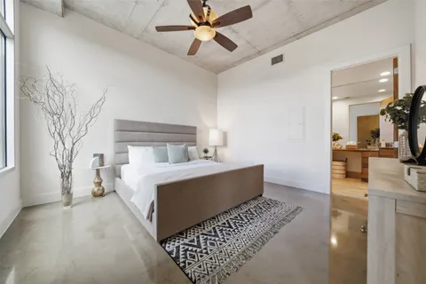 $585,000 | 800 West 5th Street, Unit 906, Austin, TX 78703