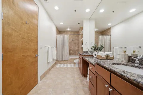 $585,000 | 800 West 5th Street, Unit 906, Austin, TX 78703