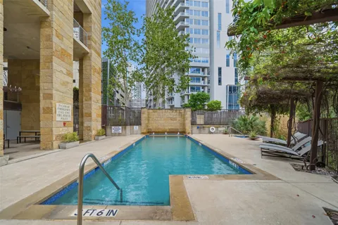 $585,000 | 800 West 5th Street, Unit 906, Austin, TX 78703