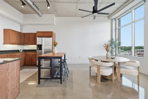 $585,000 | 800 West 5th Street, Unit 906, Austin, TX 78703