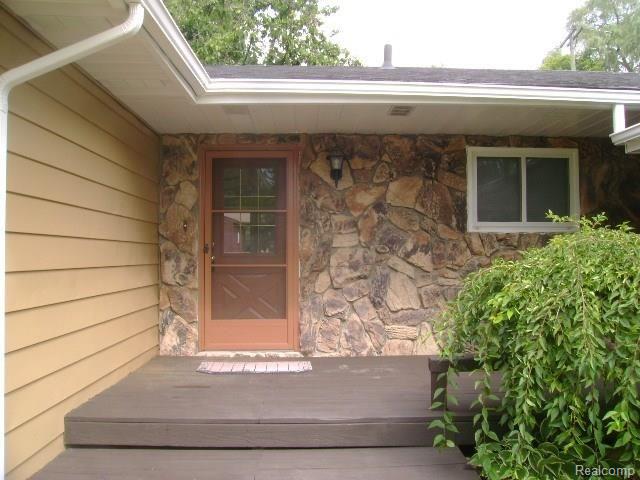 3525 Samuel Avenue Rochester Hills, MI 48309 - Photo 2 of 18