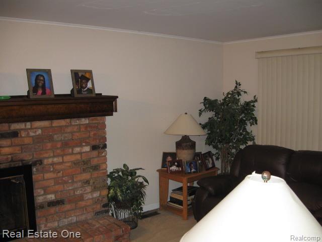 23685 Rockingham Street Southfield, MI 48033 - Photo 12 of 24 IMG_0685.jpg