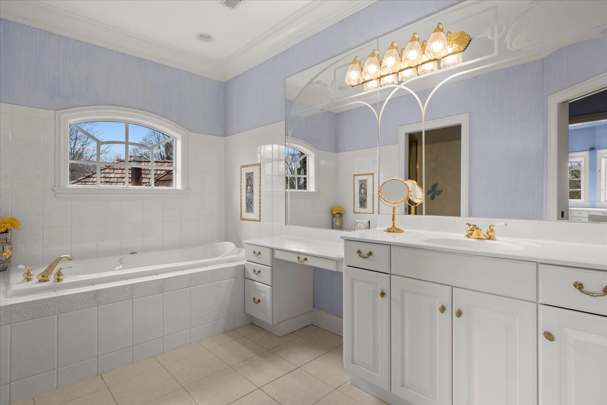 36W555 Stoneleat Road St. Charles, IL 60175 - Photo 41 of 61 Gallery Image 41