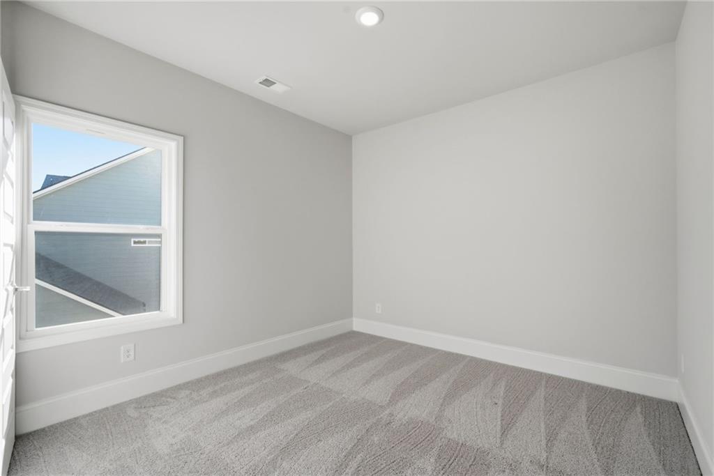 2540 Parkside Way Gainesville, GA 30507 - Photo 10 of 53 a view of an empty room