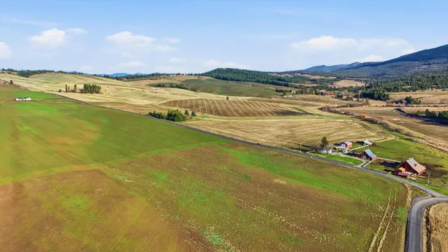 $199,500 | 10604 South Jackson Road, Mica, WA 99023