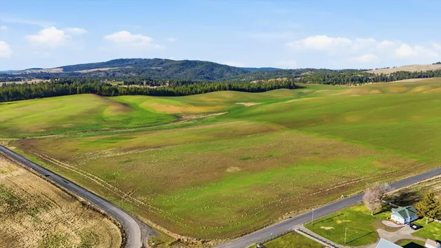 $199,500 | 10604 South Jackson Road, Mica, WA 99023