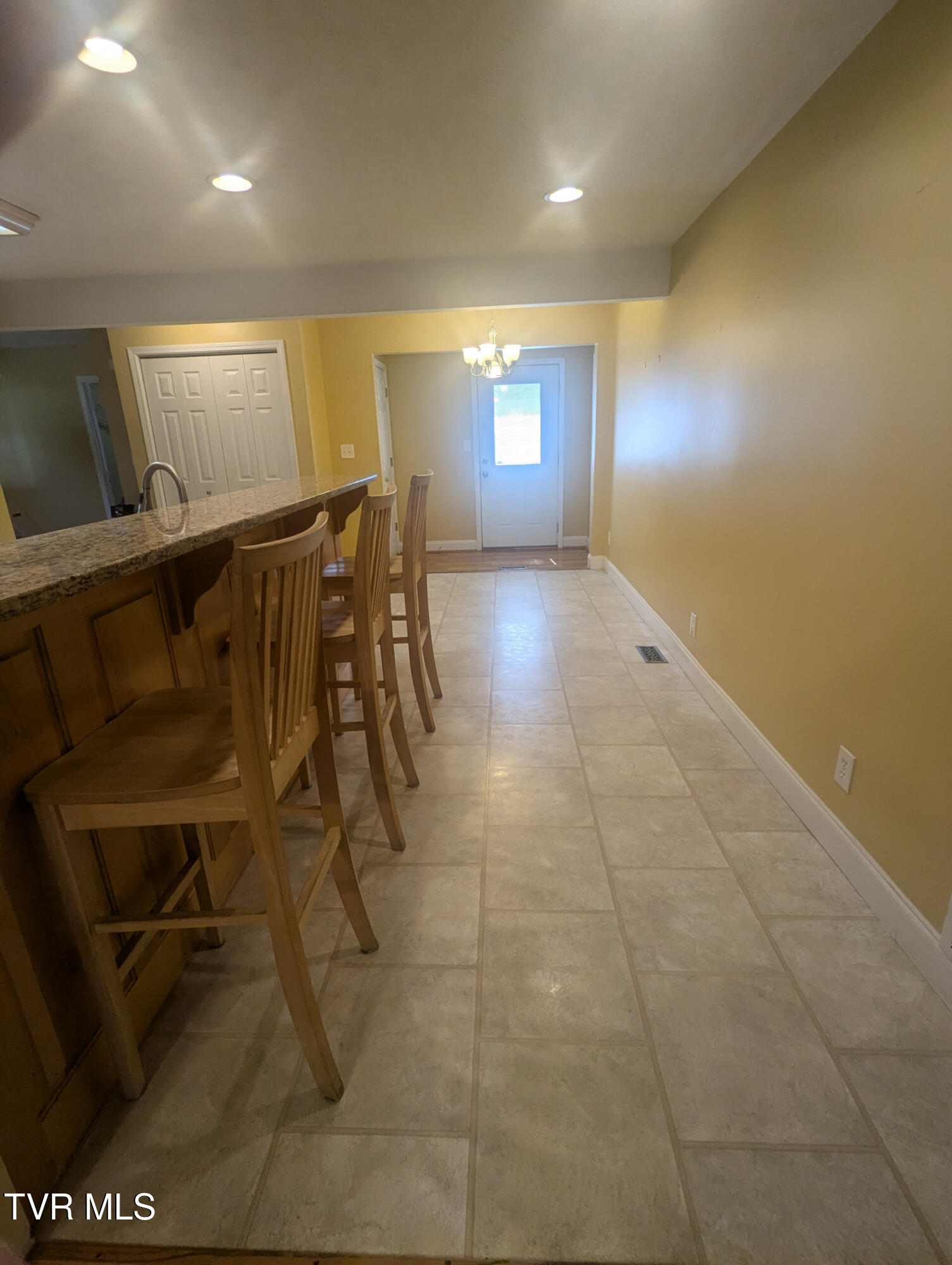711 Pine Hill Road Elizabethton, TN 37643 - Photo 3 of 18 711PineHillRd_49007_3