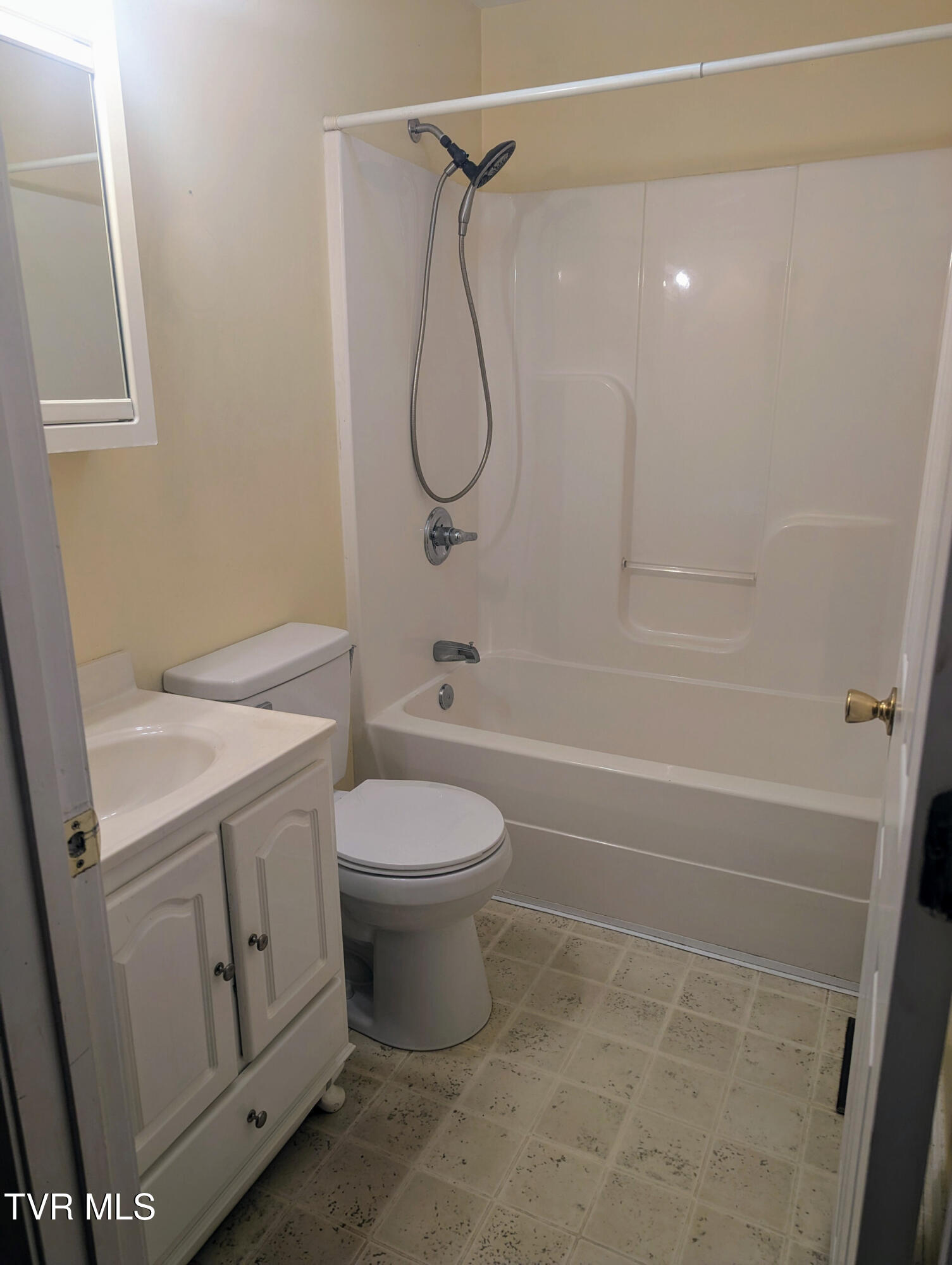711 Pine Hill Road Elizabethton, TN 37643 - Photo 8 of 18 711PineHillRd_49007_8