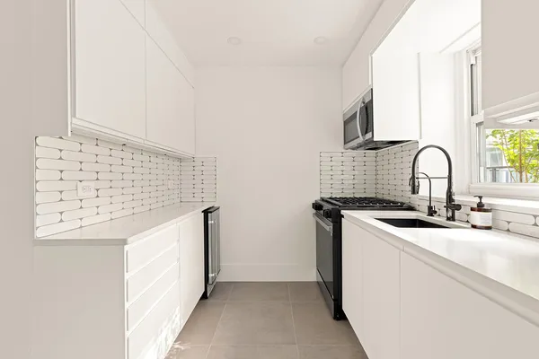 $18,000 | 159 West 53rd Street, Unit 11BC | Theater District