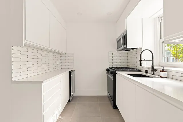 $18,000 | 159 West 53rd Street, Unit 11BC | Theater District