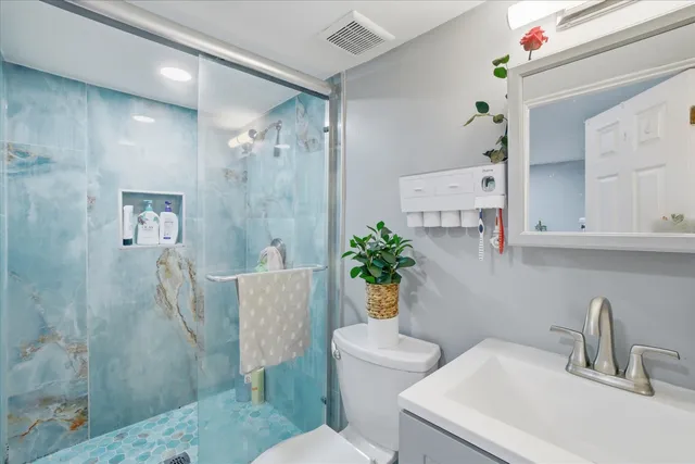 $314,900 | 1582 Pennsylvania Avenue, Des Plaines, IL 60018