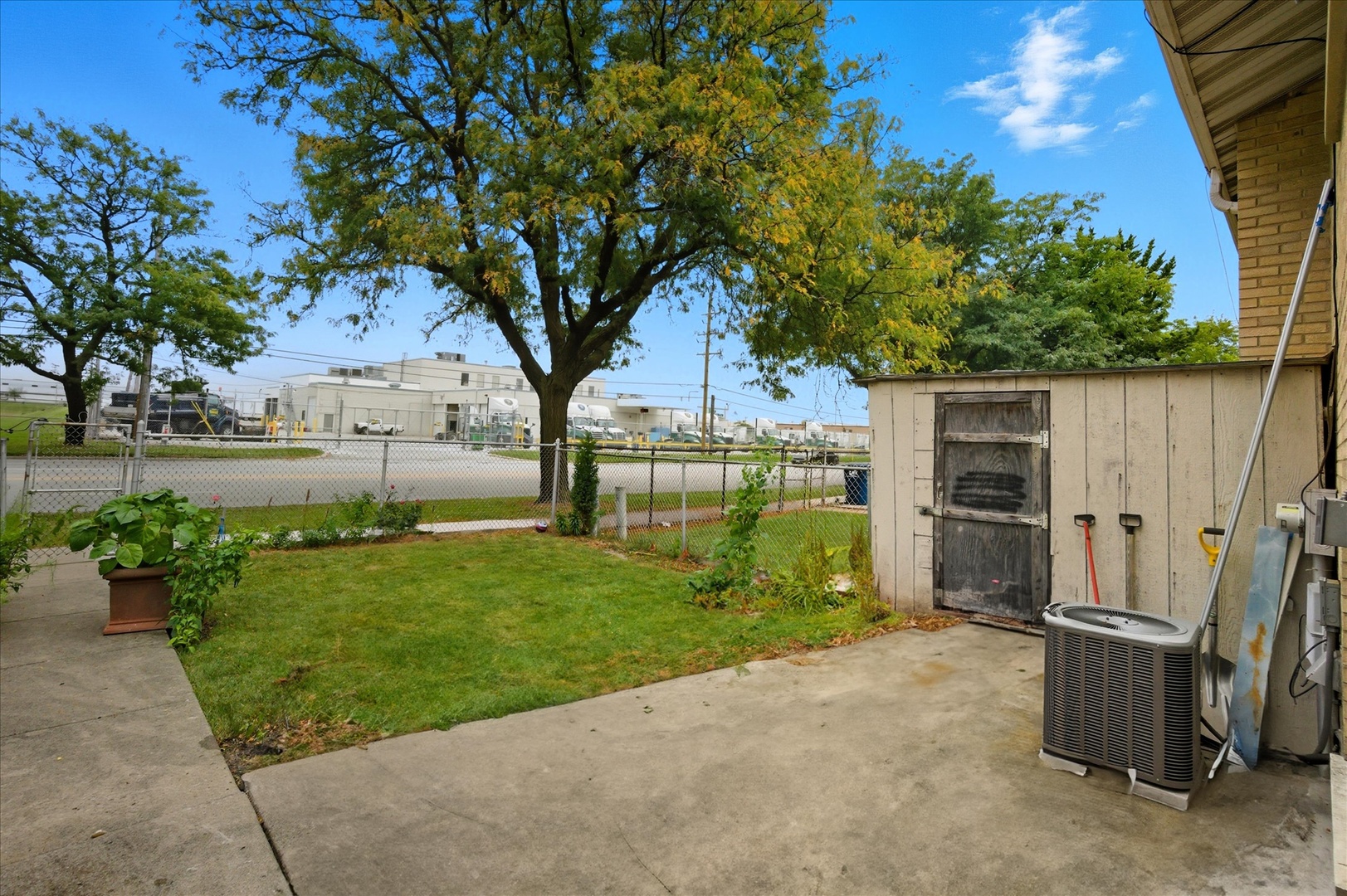 1582 Pennsylvania Avenue Des Plaines, IL 60018 - Photo 22 of 28 a front view of a house with garden