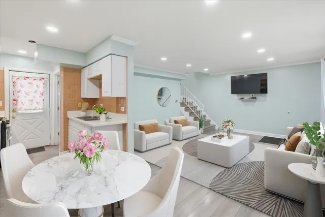 $314,900 | 1582 Pennsylvania Avenue, Des Plaines, IL 60018