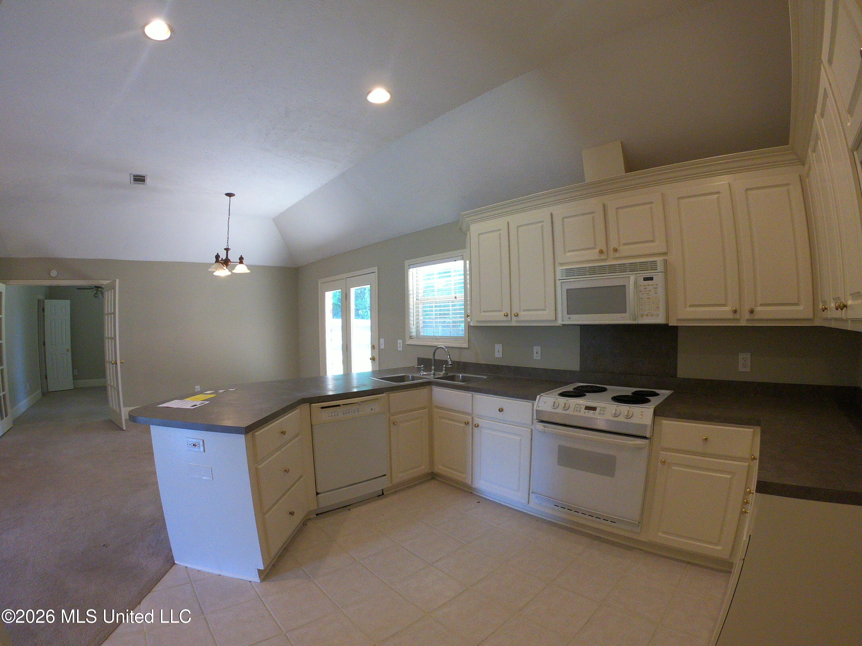 124 Hunters Row Madison, MS 39110 - Photo 22 of 41 GOPR3328
