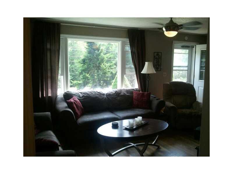 618 Billings Road Hermon, ME 04401 - Photo 7 of 11 Living Room.