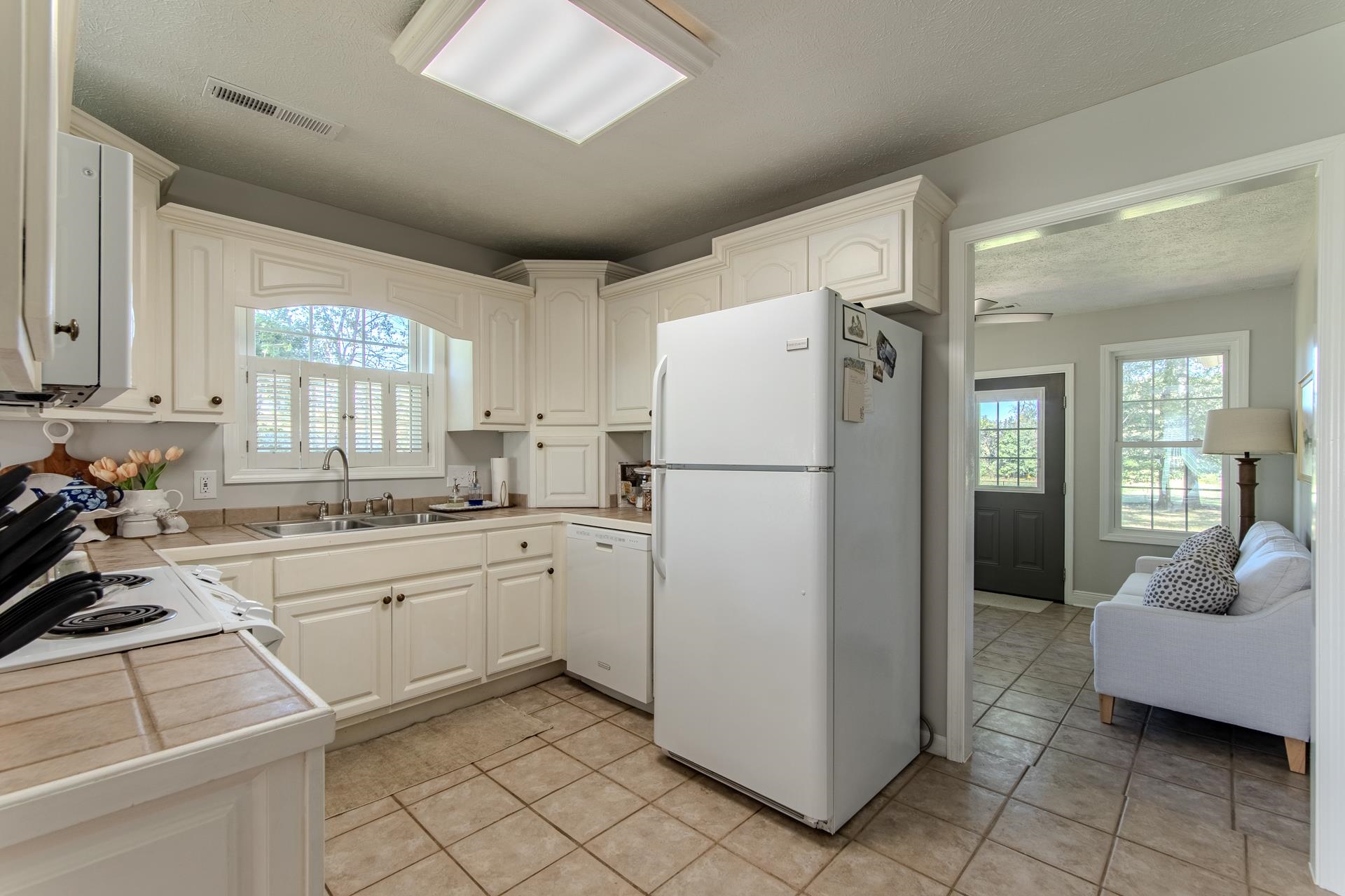 224 Willow Drive Adamsville, TN 38310 - Photo 10 of 40