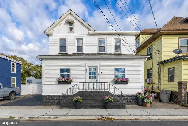 $264,000 | 11 West Washington Street, Paulsboro, NJ 08066