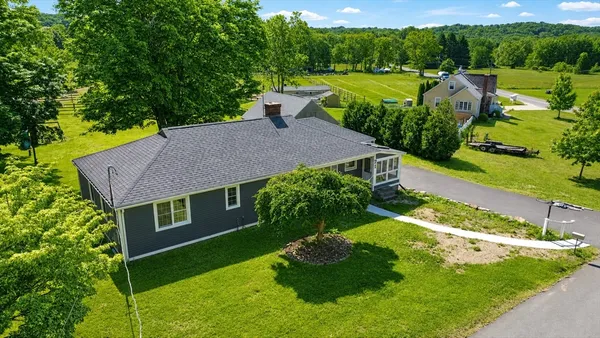 $3,000 | 21 Center Street, Granby, MA 01033