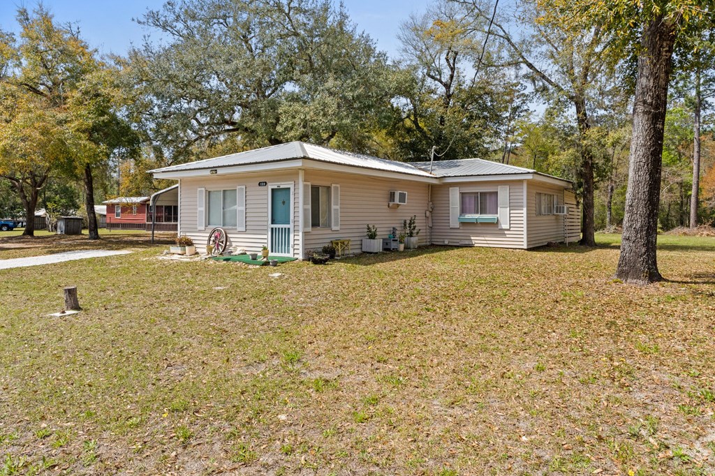 159 South Murphy Road Wewahitchka, FL 32465 - Photo 3 of 31
