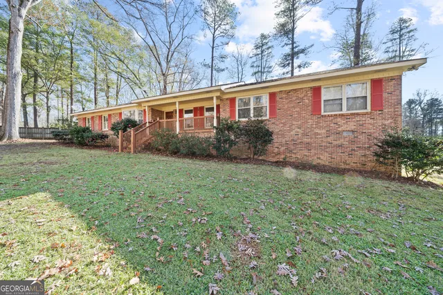 $295,000 | 121 Windsor Drive, Eatonton, GA 31024