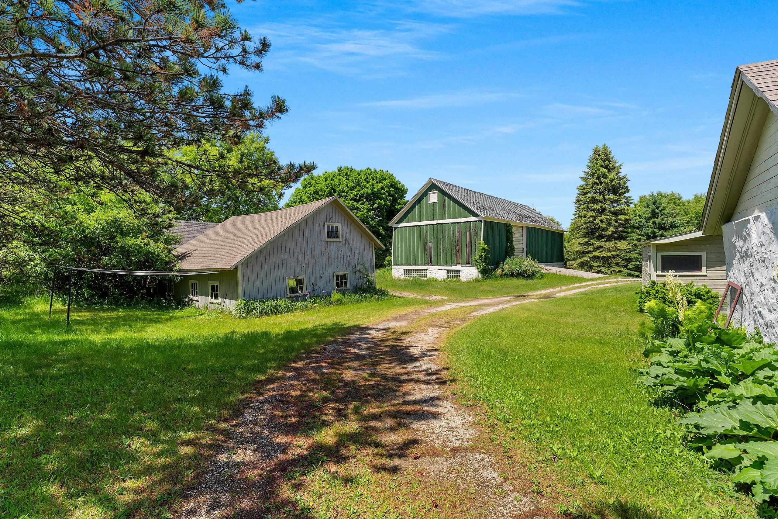 1317 Shiloh Road Sturgeon Bay, WI 54235 - Photo 3 of 27