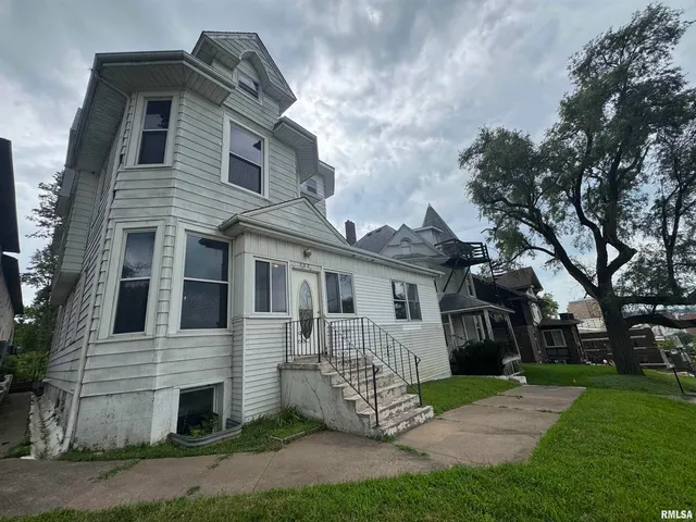 $145,000 | 707 North Brady Street, Davenport, IA 52803