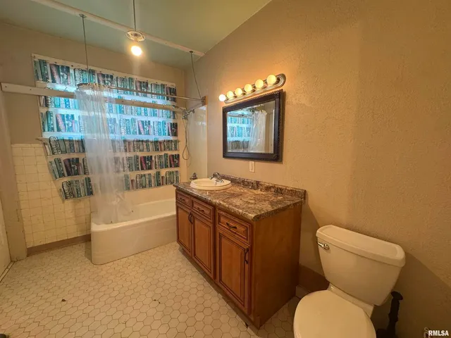 $145,000 | 707 North Brady Street, Davenport, IA 52803