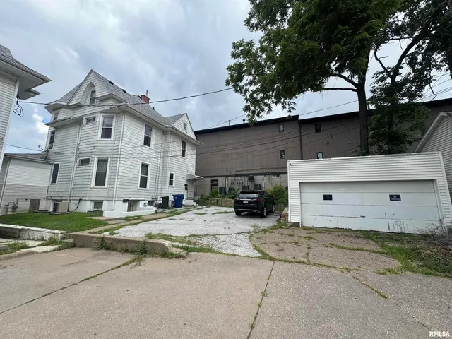 $145,000 | 707 North Brady Street, Davenport, IA 52803