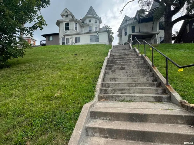 $145,000 | 707 North Brady Street, Davenport, IA 52803