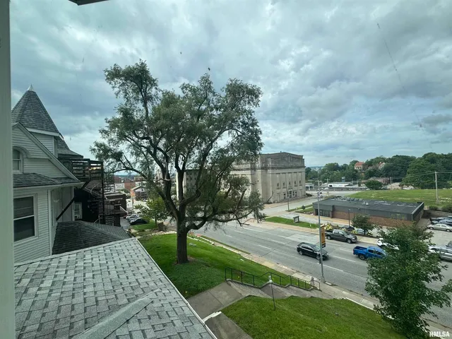 $145,000 | 707 North Brady Street, Davenport, IA 52803