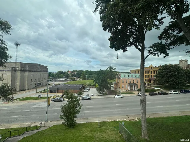 $145,000 | 707 North Brady Street, Davenport, IA 52803