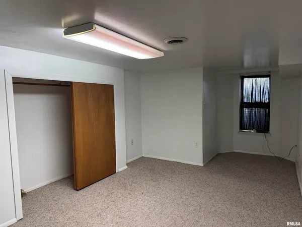 $139,900 | 707 North Brady Street, Davenport, IA 52803