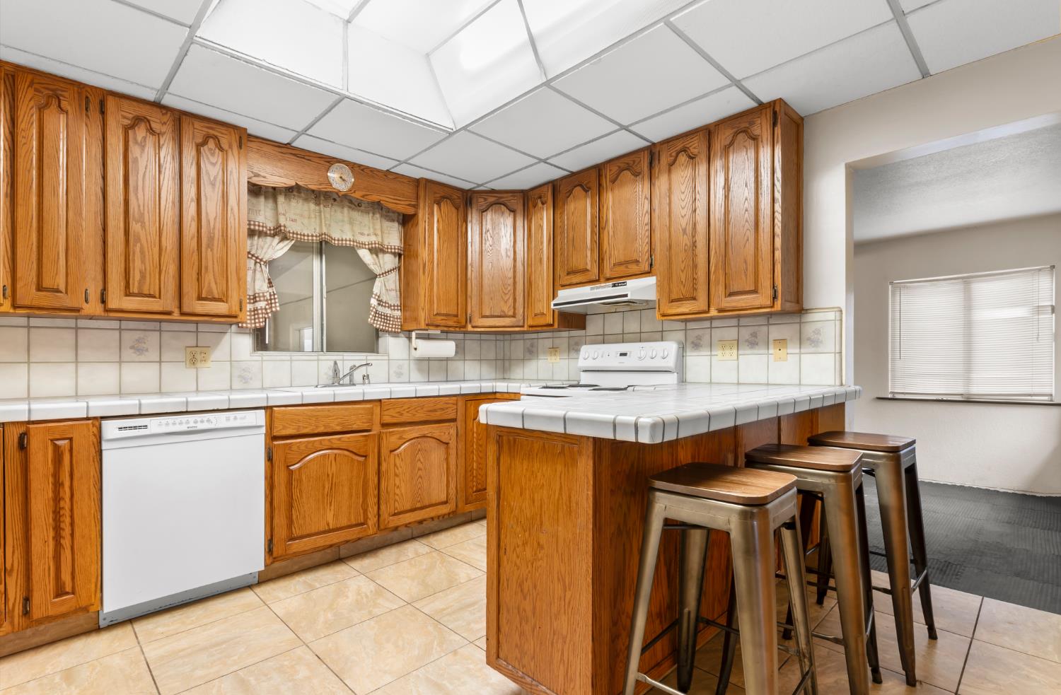 2344 Regal Road Modesto, CA 95358 - Photo 12 of 37