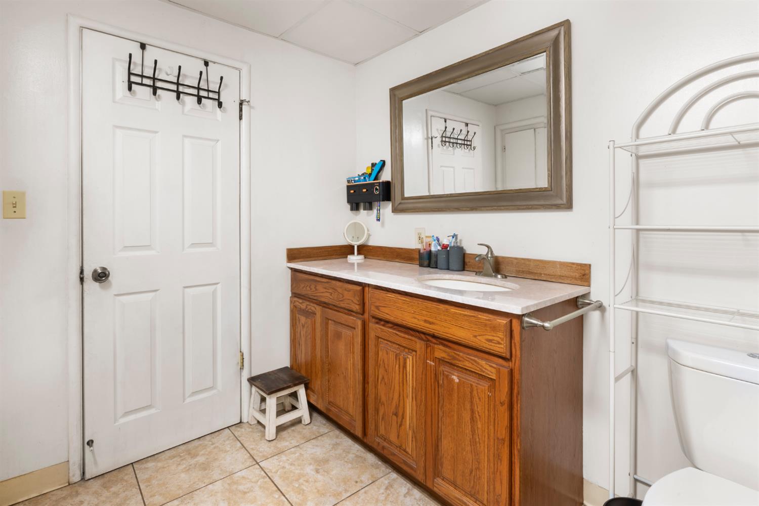 2344 Regal Road Modesto, CA 95358 - Photo 14 of 37