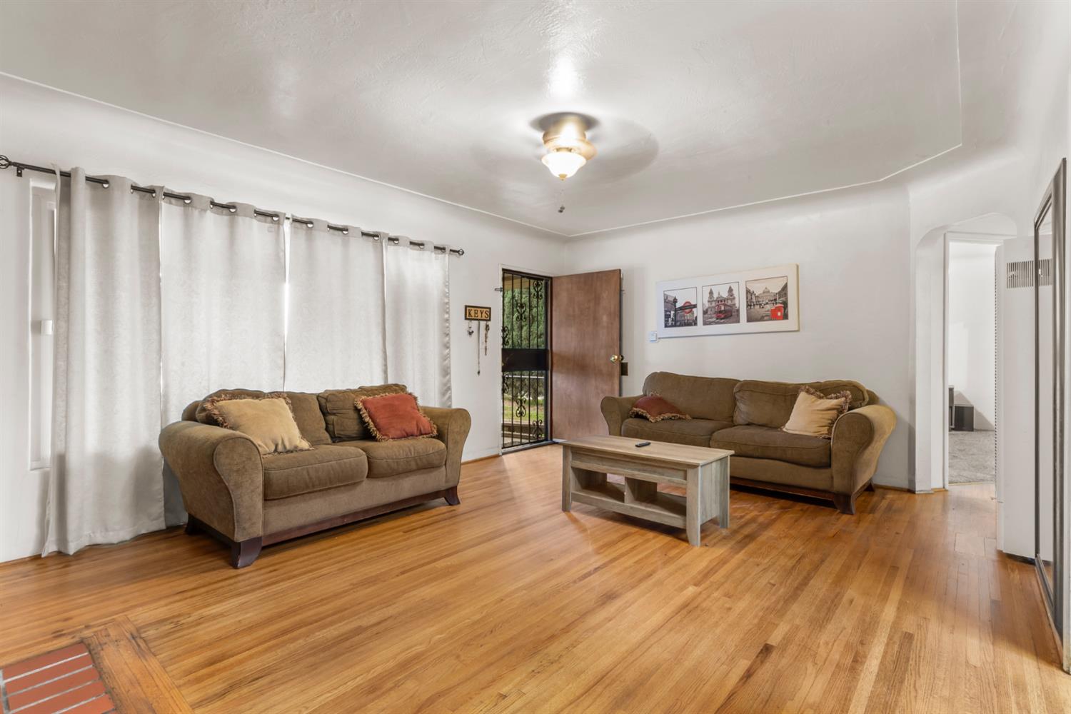 2344 Regal Road Modesto, CA 95358 - Photo 5 of 37