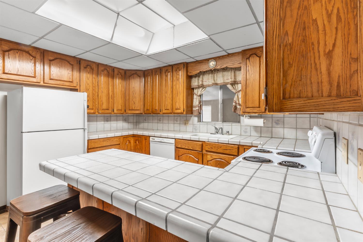 2344 Regal Road Modesto, CA 95358 - Photo 10 of 37