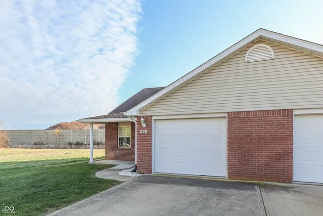 $179,000 | 925 Plaza Drive, Martinsville, IN 46151