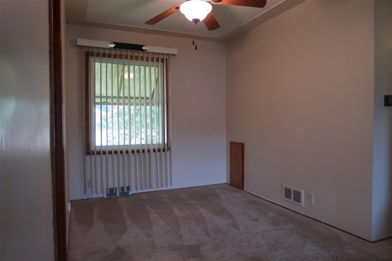 2765 Raskob Street Flint, MI 48504 - Photo 3 of 37 50082894-2.JPG