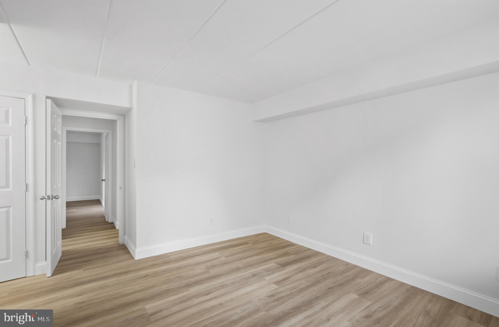 2316 Freetown Court, Unit 10/1B Reston, VA 20191 - Photo 16 of 36 Master Bedroom