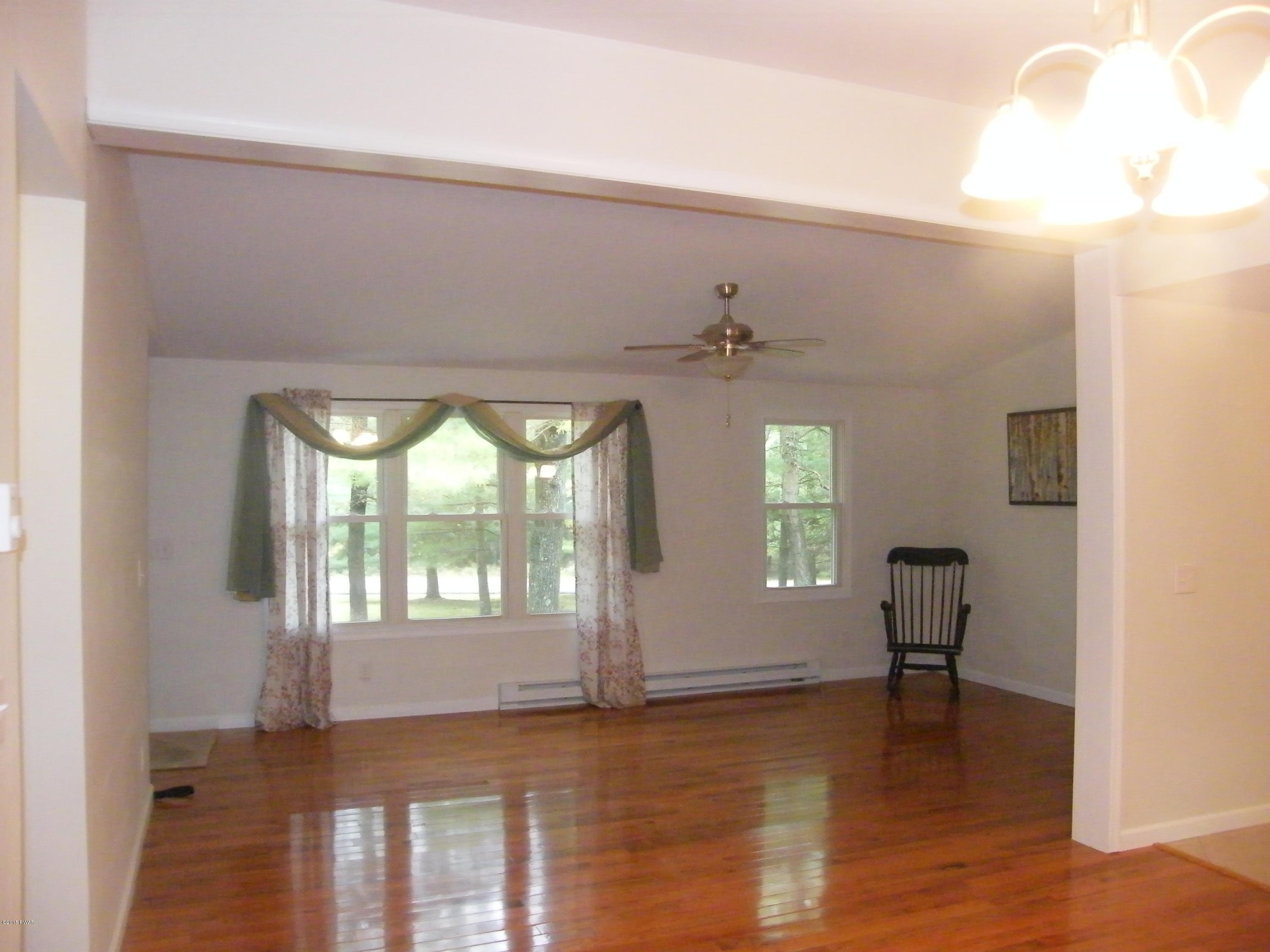 310 Rambling Way Milford, PA 18337 - Photo 7 of 21 Gallery Image 7