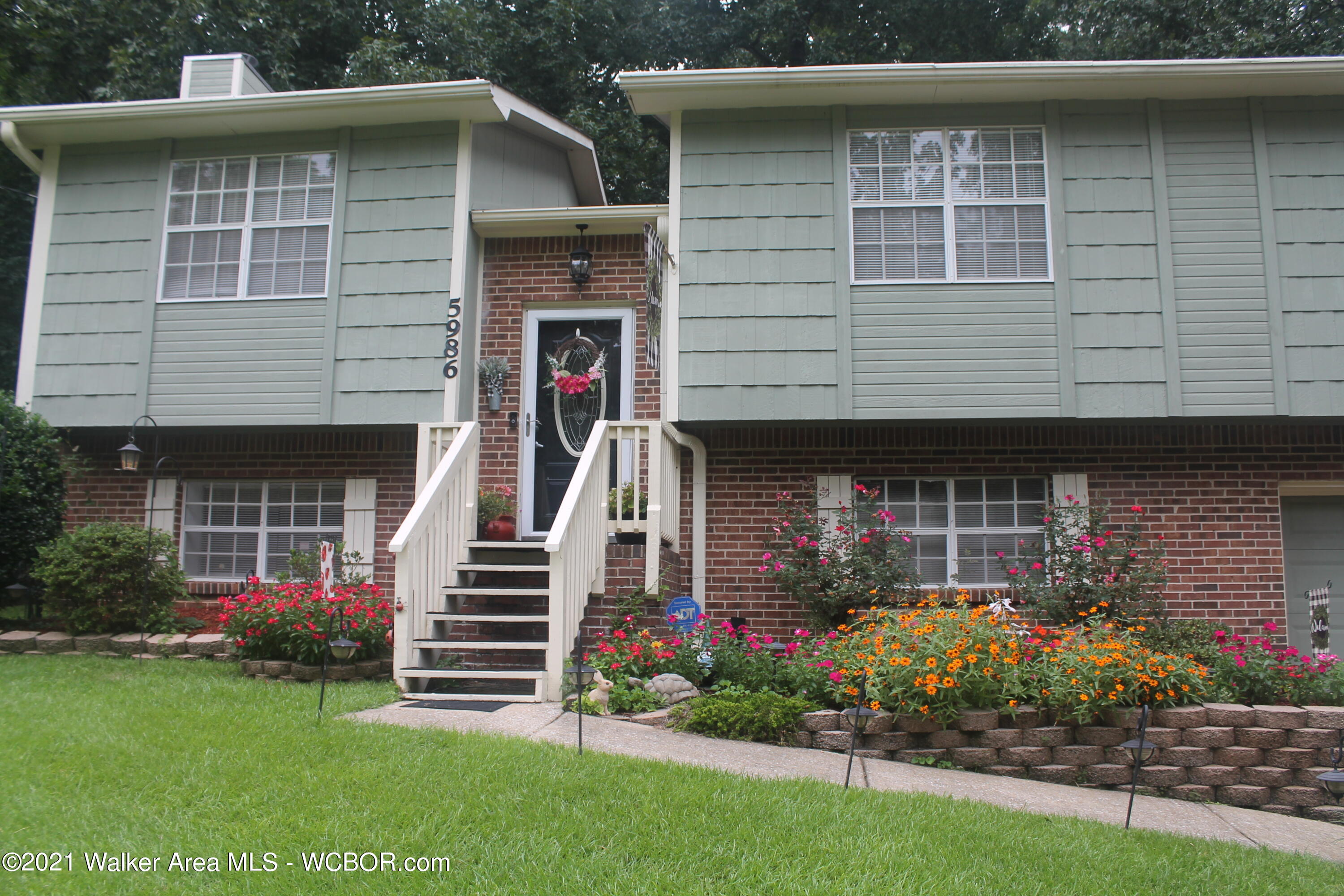 5986 Dewey Heights Road Pinson, AL 35126 - Photo 2 of 35 Gallery Image 2