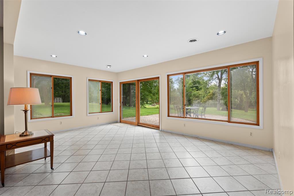 38481 Riverside Drive Clinton Township, MI 48036 - Photo 22 of 49 Gallery Image 22