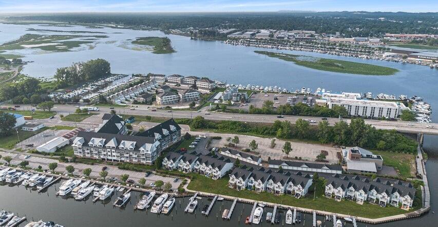 927 West Savidge Street Spring Lake, MI 49456 - Photo 18 of 21 20240422130228355994000000-o