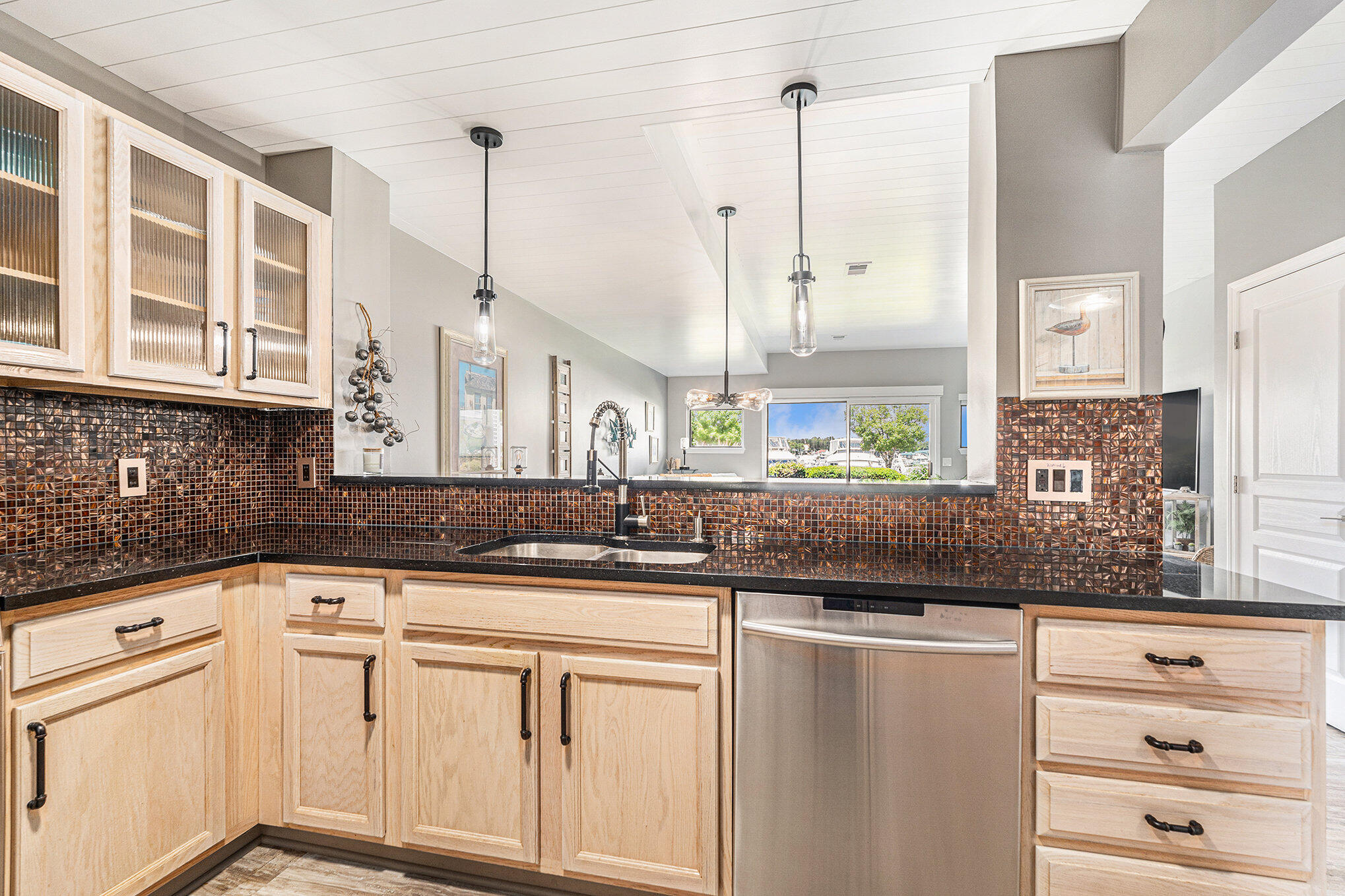 927 West Savidge Street Spring Lake, MI 49456 - Photo 2 of 21 007_dsc08716_299