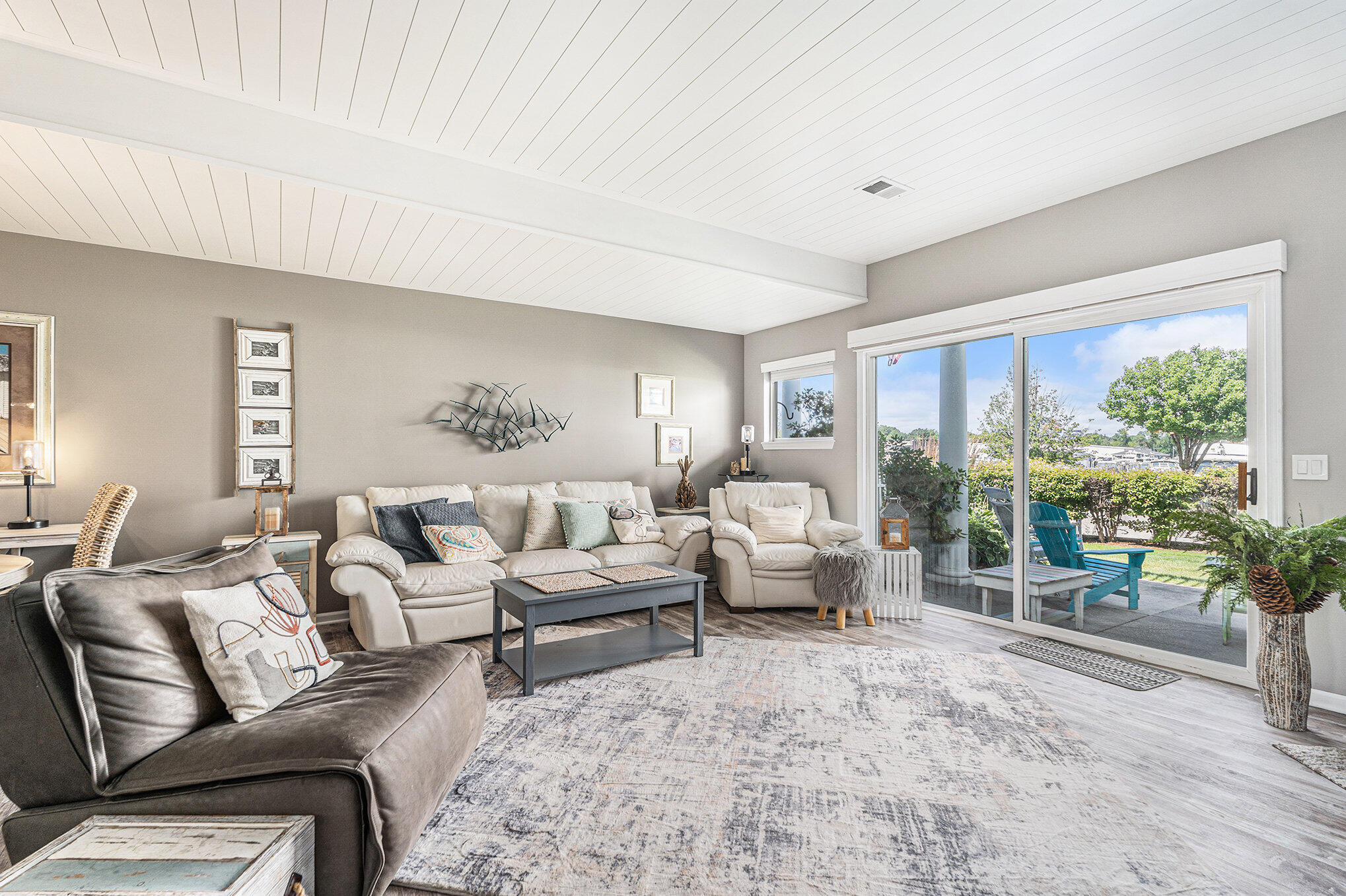 927 West Savidge Street Spring Lake, MI 49456 - Photo 5 of 21 004_dsc08742_255