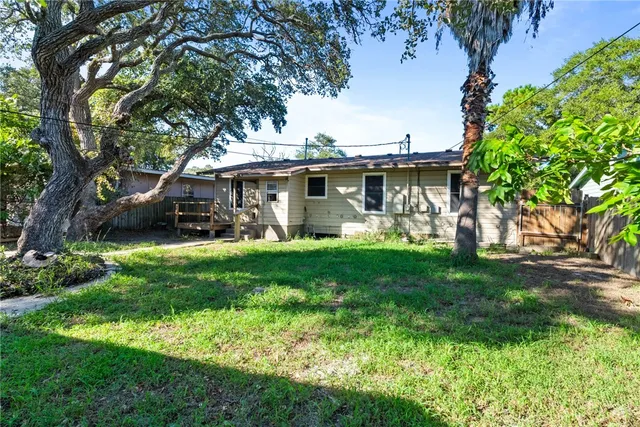 $1,500 | 1309 Oak Park Drive, Aransas Pass, TX 78336